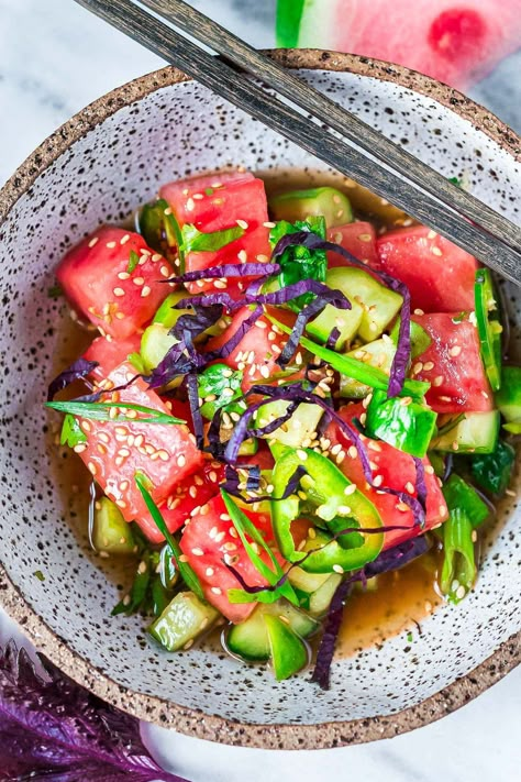 Asian Summer Salad, Asian Summer Food, Refreshing Meals For Summer, Meals With Fruit, Asian Style Salad, Summer Asian Food, Japanese Summer Food, Korean Summer Food, Salad Vegan