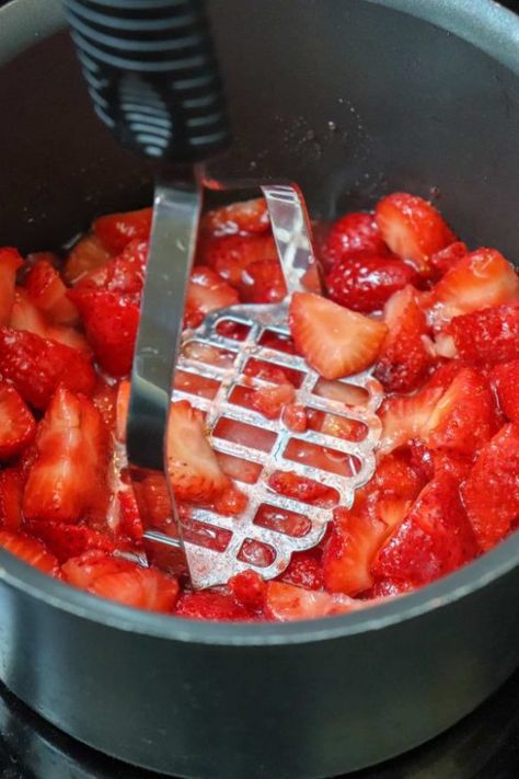 Picture of a potato masher mashing strawberries. Angel Food Cake Toppings, Homemade Strawberry Syrup, Special Sauce Recipe, Strawberry Syrup Recipes, Cake Pancakes, Canned Strawberries, Cheesecake Toppings, Strawberry Topping, Strawberry Syrup