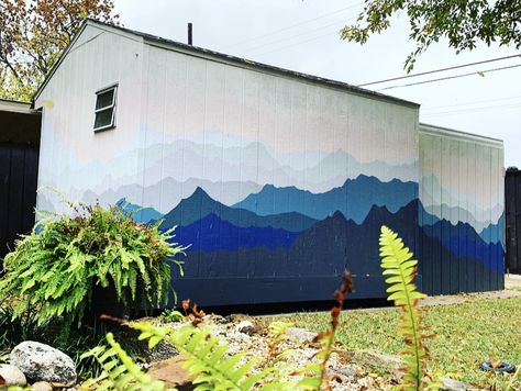 Ombré Mountain Shed Mural Mural On Side Of Shed, Easy Fence Mural Ideas, Mural Art Outdoor, Outdoor Mural Ideas Backyards, Mural On House Exterior, House Murals Exterior, Outdoor Murals Backyards, Outdoor Wall Painting Ideas, Shed Murals Outdoor