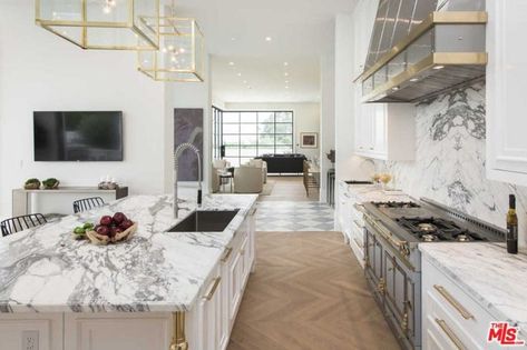 LeBron James Drops $23M On Brentwood Estate La Cornue Kitchen, Mansion Kitchen, London Mansion, Extravagant Homes, Celebrity Homes, Los Angeles Homes, Inspired Living, Celebrity Houses, Oak Floors