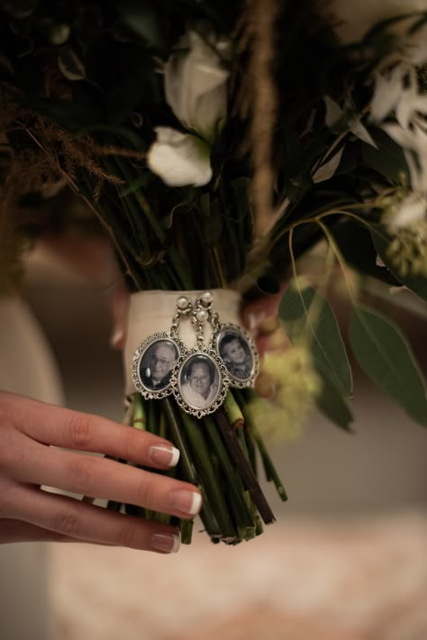 Wedding Bouquet Jewelry, Wedding Bouquet Photo Charm, Bridal Bouquet Charms, Wedding Bouquet Charms, Bouquet Jewelry, January Wedding, Dream Wedding Decorations, Bouquet Charms, Sopot