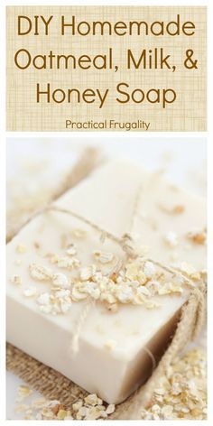 DIY Homemade Oatmeal, Milk, & Honey Soap via @kdkaren Honey Soap Recipe, Milk Oatmeal, Homemade Soap Bars, Diy Soap Bars, Savon Diy, Easy Soap Recipes, Diy Soap Recipe, Oatmeal Milk, Homemade Oatmeal