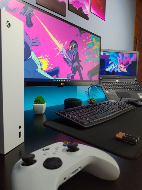 Xbox Series S Setup, Xbox Setup, Alexa Setup, Small Room Setup, Laptop Setup, Desktop Gadgets, Setup Inspiration, Cool Room Designs, Setup Gaming