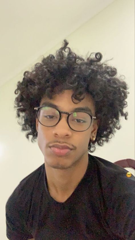 Cute Nerdy Guys With Glasses, Black Guy With Glasses, Black Guy Hair, Hot Nerdy Guy, Nerdy Black Guy, Galekh Xigisi, Fine Brown Skin Men, Nerdy Boy Aesthetic, Black Boy Aesthetic