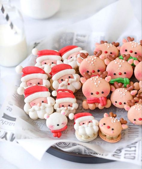 Homemade Macarons, Kue Macaroon, Christmas Macarons, Disney Desserts, Macaron Cookies, Macaroon Recipes, Cute Baking, I Messed Up, Macaron Recipe