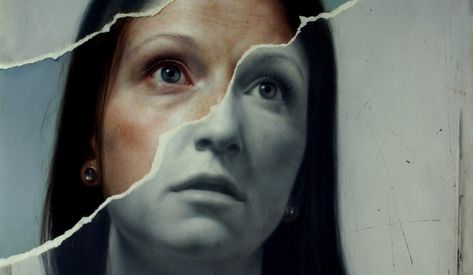 2sides to every story Vintage Foto's, Hyper Realistic Paintings, Detailed Paintings, Christina Ricci, Realistic Paintings, Zooey Deschanel, Grid Design, Hyperrealism, Featured Artist