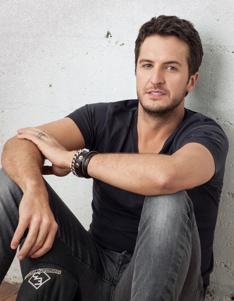 Luke Bryan Wallpaper, Luke Bryan Fan, Cma Fest, Country Music Artists, Country Music Stars, Country Music Singers, I'm With The Band, Country Men, Luke Bryan