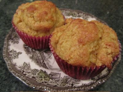 Orange Muffins Healthy, Sunshine Muffins, Orange Muffin Recipe, Rhubarb Recipes Pie, Crumb Muffins, Projects For Home, Banana Dessert Recipes, Orange Muffins, Healthy Muffin Recipes