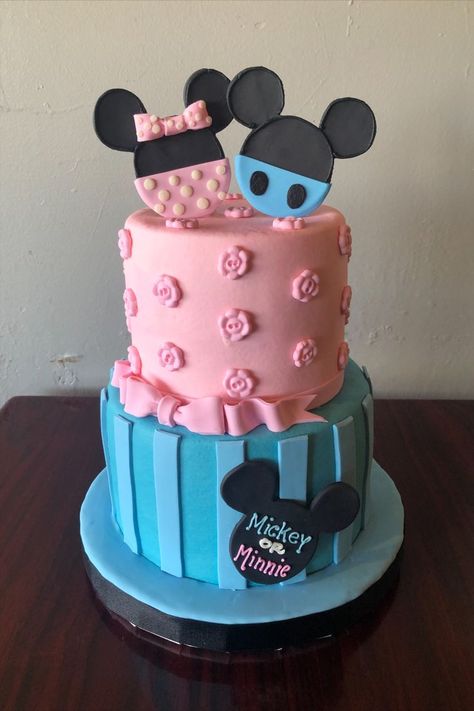 Mickey Or Minnie Gender Reveal, Mickey And Minnie Gender Reveal, Disney Gender Reveal, Gender Reveal Baby Shower Themes, Gender Reveal Party Theme, Baby Gender Reveal Party, Gender Reveal Cake, Baby Shower Inspiration, Baby Gender Reveal