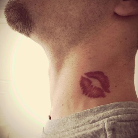 Just a kiss #kiss #lipstick #tattoo #necktattoos #red Kiss Tattoo Men, Kiss Mark Tattoo On Neck, Kiss Mark Tattoo, Kiss Tattoo On Neck, Red Lips Tattoo, Lipstick Tattoo, Vday Shoot, Cartoon Kiss, Red Lipstick Kisses