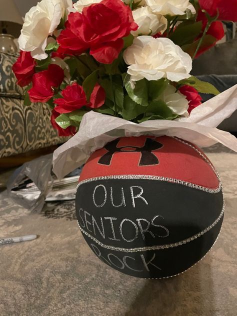 Basketball flower bouquet Basketball With Flowers, Forever Flower Bouquets, Team Snacks, Forever Flower, Senior Night Gifts, Forever Flowers, Senior Night, Basketball Players, Flowers Bouquet