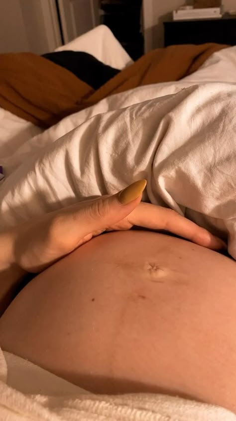 Pregnant Videos Belly, Pregnant Belly Videos, Baby Kicking In Belly Video, Pregnant Videos, Pregnancy Video, Pregnant Aesthetic, Pregnancy Couple, Girl Pregnant, Cute Pregnancy Photos