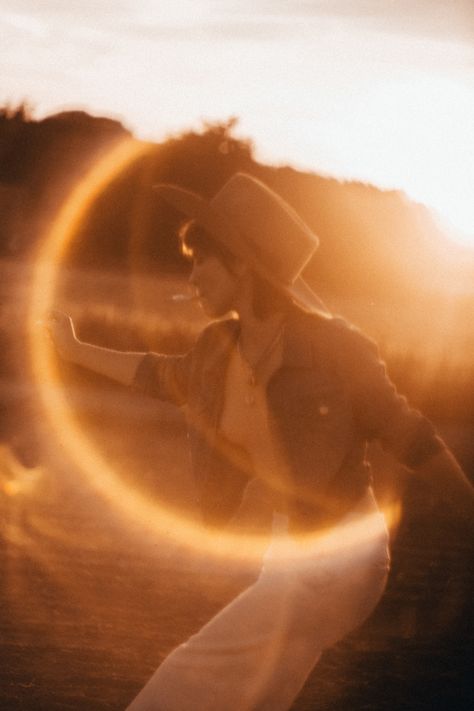 Sun Flare Photography, Flare Aesthetic, Flare Photography, Photography Moodboard, Lens Flare Effect, Calamity Jane, Sun Flare, Dramatic Lighting, Grad Photos