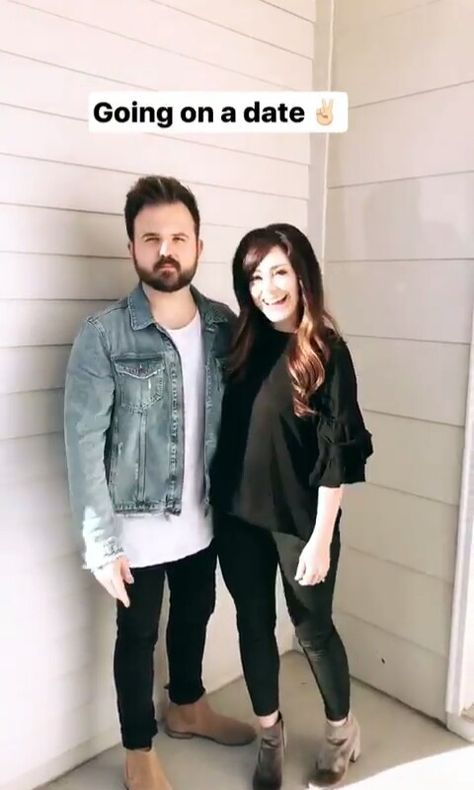 Kari Jobe Style Outfits, Kari Jobe Style, Worship Team Outfits, Worship Leader Outfit, Worship Outfits, Worship Dress, Team Outfits, Cole And Savannah, Kari Jobe