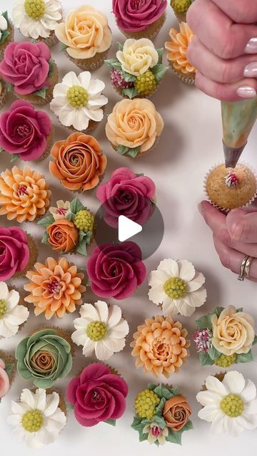 Alice Ward on Instagram: "A beautiful selection of minis that were served at a wedding yesterday alongside a main cake 🌷🌺🌼🍃 Congratulations to Katie & Dan ❤️  We hope you had the most wonderful day celebrating in the sunshine 💒 . #cake #cupcakes #flowers #floralcupcakes #minicupcakes #wedding #weddingcupcakes #flowersyoucaneat #edibleflowers #baking #cupcakedecorating #piping #petalsbakehouse" Mini Cupcakes Flowers, Mini Cupcake Flowers, Mini Flower Cupcakes, Wild Flower Cupcakes Ideas, Mini Floral Cupcakes, Wild Flower Cupcakes, Mini Cupcakes Decorating, Flower Cupcakes Ideas, White Rose Cupcakes