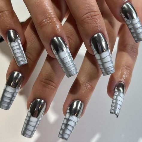 MIRRORS on Instagram: “Cyber croc print?!?? . . . . . #chromehearts #chromenails #chrome #nailreels #contentcreator #nailart #nailartist #nycnailtech #slcnailtech…” Chrome Croc Nails, Coolest Nails, Croc Nails, Sophisticated Manicure, Nail Design Glitter, Sky Nails, Chrome Nail Powder, Edgy Nails, Nails Today