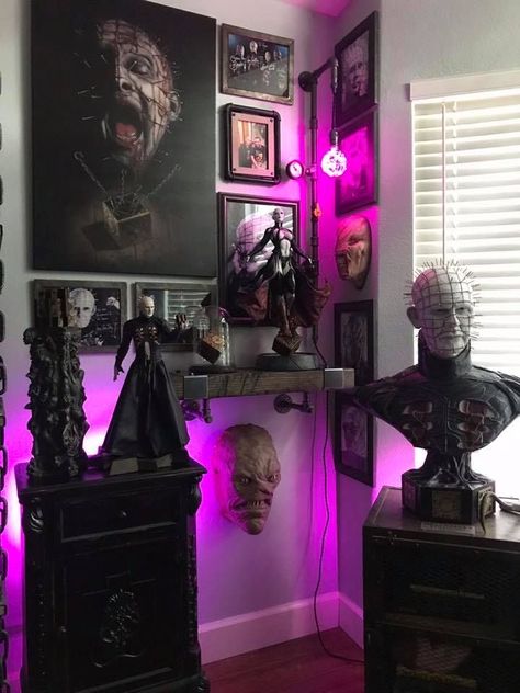 Horror Rooms Bedrooms, Horror Movie Wall Decor, Horror Room Ideas Home Decor, Horror Decor Interior Design, Horror Movie Room Aesthetic, Horror Movie Bedroom Ideas, Horror Movie Bedroom, Horror Room Aesthetic, Horror Bedroom Ideas