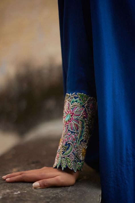 Mrunalini Rao, Blue Kaftan, Embroidered Kaftan, Zardozi Work, Embroidery On Kurtis, Kurti Embroidery Design, Salwar Kamiz, Dress Design Patterns, Hand Work Embroidery