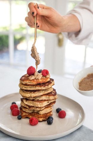 Simple Gut-Healthy Pancake Recipe to Celebrate National Pancake Day (PALEO) - Hannah Aylward Nutrition | Gut Health Expert Health Pancakes, National Pancake Day, Healthy Pancake Recipes, Cooking With Coconut Oil, Pancake Day, Pancakes Healthy, Healthy Oils, Banana Pancakes, Healthy Gut