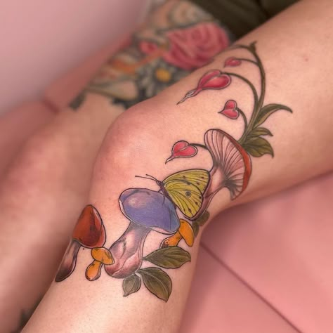 Fairy ring for Tia 💗🦋 thank you SO MUCH. Always looking to do more like this 💗🍄 | Instagram Fairy Ring Drawing, Nostalgic Tattoos 2000s, Girly Neo Traditional Tattoo, Fairy Ring Knee Tattoo, Thrift Tattoo, Pink And Purple Tattoo, Mushroom Ring Tattoo, Color Leg Tattoos, Traditional Fairy Tattoo