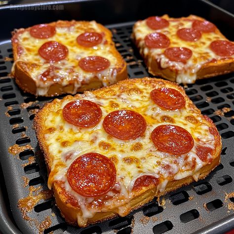 Texas Toast Pizza in the air fryer is a fun and quick way to enjoy cheesy mini pizzas using garlic Texas toast, pizza sauce, and pepperoni. Texas Toast Pizza Air Fryer, Texas Toast Pizza, Pizza Air Fryer, Garlic Texas Toast, Pizza In The Air Fryer, Chicken Wonton Tacos, Texas Toast Garlic Bread, Chicken Avocado Wrap, Lasagna Cups