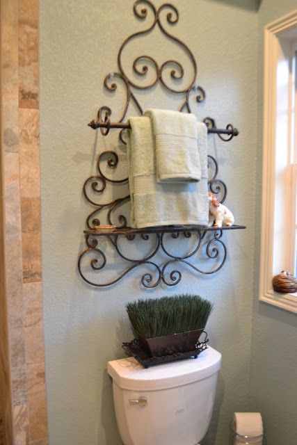 Kristen's Creations: Part 2 Of My Aunt And Uncle's Beautiful Home Tuscan Bathroom, Rod Iron, Wrought Iron Decor, Tuscan Design, Tuscan House, Tuscan Decorating, Tuscan Style, Iron Decor, Beautiful Bathrooms