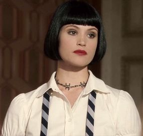 Kelly from St Trinian's St Trinians Makeup, Kelly St Trinians, Black Bobs, Gemma Artenton, 1940s Hair, St Trinians, Black Bob, Bob Hairstyles With Bangs, Bob Haircut With Bangs