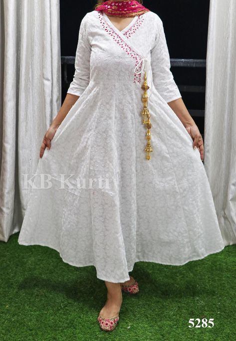 Angarkha Kurti Pattern Cotton, Angrakha Frock Design, Ang Rakha Style Kurti, Angarkha Kurti Pattern, Bandhani Dress, Anarkali Dress Pattern, Simple Kurta Designs, Simple Kurti Designs, Designer Kurti Patterns