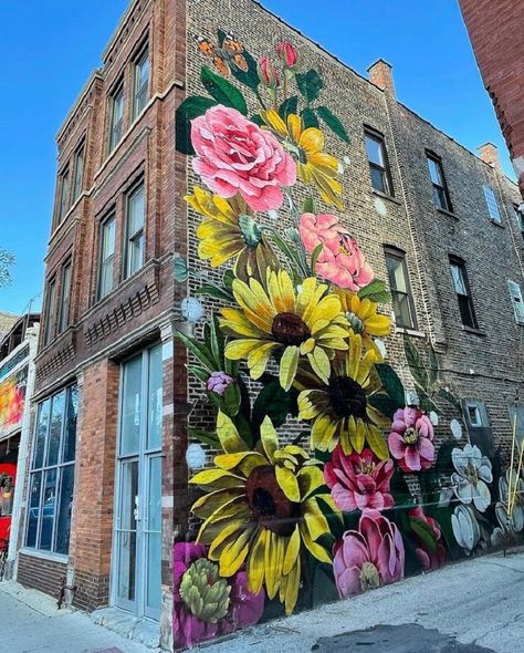 Flowers for West Town by Ouizi in Chicago | STREET ART UTOPIA Chicago Street Art, Louise Jones, Exterior Murals, Graffiti Flowers, Garden Fence Art, Street Art Utopia, Garden Mural, Wall Street Art, Flower Mural