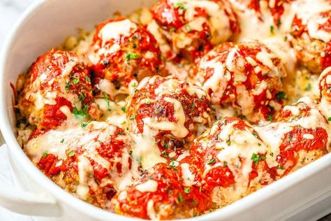 Cheesy Cauliflower Meatball Casserole – Packed with flavor and so easy to throw together! If you’re looking for a great low carb dinner option, this cauliflower meatballs casserole recipe ...READ → Meatball Cauliflower Rice, Meatballs Casserole, Creamy Garlic Spaghetti Squash, Low Carb Turkey Meatballs, Creamy Garlic Spaghetti, Garlic Spaghetti Squash, Cheddar Cauliflower, Cheesy Turkey, Meatball Casserole Recipe