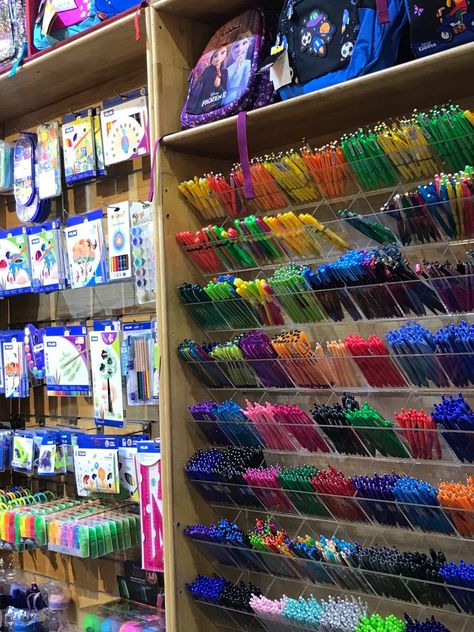 Stationery Shop Interior Design, Stationary Store Design, Stationery Store Design Ideas, Stationery Display, Stationery Store Design, Craft Room Organization Storage, Gift Shop Interiors, Store Shelves Design, Grocery Store Design