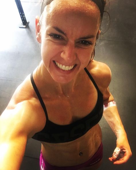 Lindy Barber: Post-Workout Selfie Workout Selfie, Fit Chicks, Post Workout, Sports Bra, Bra, Saying Goodbye, Pins