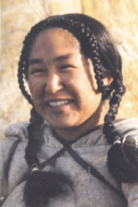 Inuit Hairstyles, Inuit Fashion, Arctic People, Indigenous Clothes, Inuit Mythology, Ice People, Fast Runner, Interesting Hairstyles, Apocalypse Landscape