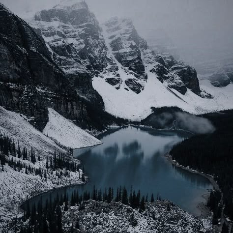 White Walkers Aesthetic, Mountain Side Aesthetic, Winter Dragon Aesthetic, Arctic Aesthetic Dark, Snowy Mountains Photography, Ice Mountain Aesthetic, The North Aesthetic, Snow Aesthetic Dark, Snowy Mountain Aesthetic