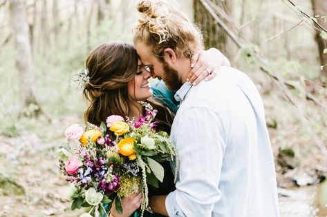 Ellie + Blake's Creekside, Picnic Engagement Session | Leipers Fork Engagement Session | see more Nashville wedding ideas at nashvillebrideguide.com! #weddinginspiration #engagementphotoideas #outdoorengagementphotoideas #engagementphotooutfitinspiration Married In Hawaii, Photo Bleu, Wedding Venues Hawaii, Custom Wedding Decor, Smallest Wedding Venue, Wedding Neon Sign, Wedding Venues Texas, Hawaiian Wedding, Neon Wedding