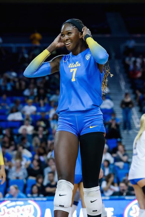 Iman Ndiaye (UCLA Bruins) #volleyball #ncaa Ucla Volleyball Aesthetic, Ucla Classroom, Ncaa Volleyball, Ucla Volleyball, College Volleyball, Ucla Gymnastics, Ucla Volleyball Woman, Ucla Basketball, Volleyball Photos