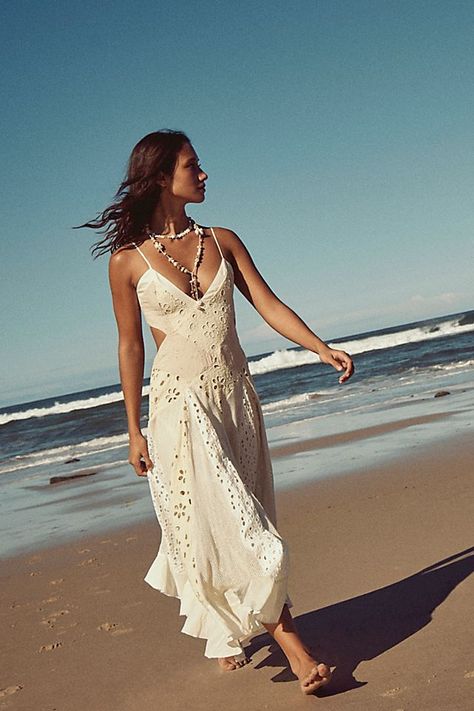 Maxi Dress Free People, Cream Maxi Dress, Alternative Wedding Dresses, Senior Pics, Alternative Wedding, Gorgeous Gowns, Small Waist, Drop Waist, Free People Dress