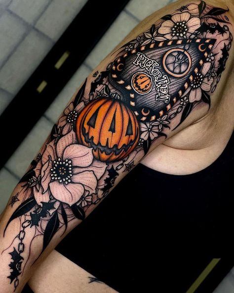 Inked Magazine on Instagram: “It's officially 🎃 spooky season 🎃 All tattoos by the king of Halloween, @angeloparente!⁠⁠ ⁠⁠ Tap the link in bio for more Halloween ink” Binx Tattoo Thackery, Cute Halloween Tattoos, Halloween Tattoos Sleeve, Pumpkin Tattoo, Hip Thigh Tattoos, Birthday Tattoo, Skull Sleeve Tattoos, Scary Tattoos, Spooky Tattoos