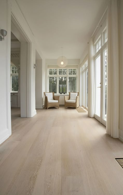 Wood Floor Design, Light Wood Floors, White Oak Floors, Flooring Inspiration, 아파트 인테리어, Empty Room, Floor Colors, Bedroom Flooring, Flooring Ideas