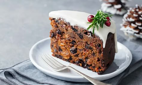 Mary Berry's Christmas cake recipe is the showstopper you've been looking for | HELLO! Mary Berry Christmas Pudding, Traditional Christmas Cake Recipe, Mary Berry Christmas Cake, Christmas Cake Recipe Traditional, Mary Berry Christmas, Mary Berry Cakes, Berry Cakes, Christmas Sausage, Christmas Fruitcake