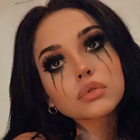 Nem Halloween Makeup, Dark Angel Makeup, Angel Halloween Makeup, Devil Makeup Halloween, Maquillage Halloween Simple, Devil Makeup, Halloweenský Makeup, Angel Makeup, Vampire Makeup