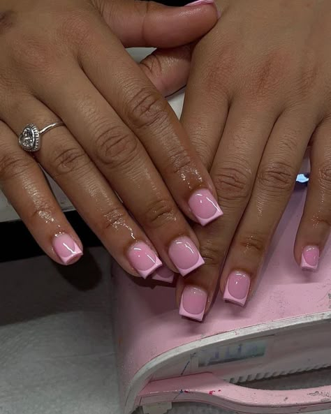 Short Soft Pink Nails Designs, Very Short French Tip Acrylic Nails, French Tip Simple Design, Pink Fresh Tip Nails, Senior Year Nails Ideas, Short French Pink Nails, Natural Pink French Tip Nails, Short Square Frenchies, Hairstylist Nails Ideas