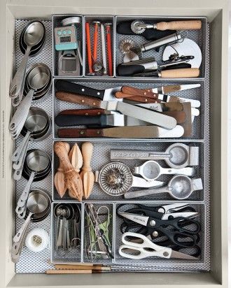 Zesters, Graters, and Peelers Desain Pantry, Kitchen Drawer Organization, Organisation Hacks, Kitchen Hacks Organization, Smart Kitchen, Organize Drawers, Vegetable Peeler, Kitchen Drawers, Functional Kitchen