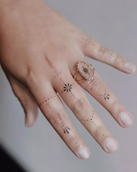 10 Best Mandala Tattoo Designs to Inspire You Girl Finger Tattoos, Simple Finger Tattoo, Mandala Tattoo Designs, Toe Tattoos, Tattoos Butterfly, Tiny Finger Tattoos, Mandala Hand Tattoos, Small Finger Tattoos, Finger Tattoo For Women