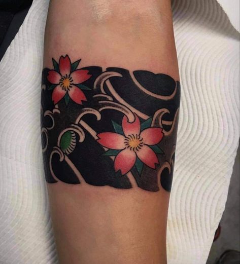 Japanese Arm Band Tattoos For Men, Leg Band Tattoos, Band Tattoos For Men, Barcode Tattoo, Best Cover Up Tattoos, Wrist Tattoo Cover Up, Cuff Tattoo, Panda Tattoo, Band Tattoo Designs