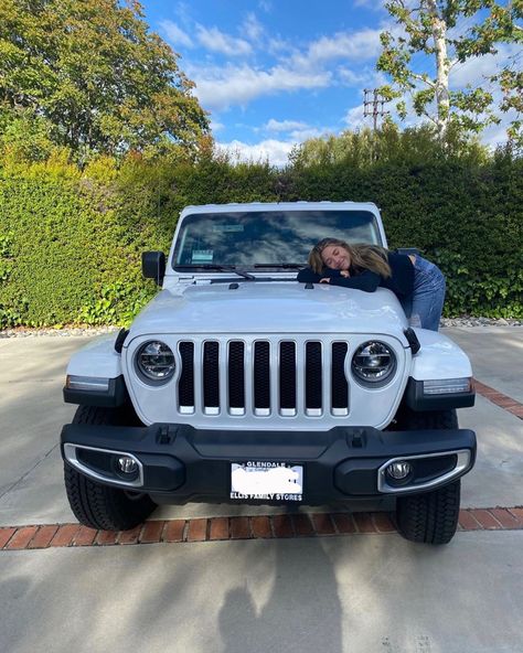 Dream Car Jeep, White Jeep Wrangler, White Jeep, Car Jeep, Cars Jeep, Kenzie Ziegler, Mom Car, Dream Cars Jeep, Mackenzie Ziegler