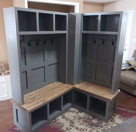 Mudroom Storage Corner, L Shaped Hall Tree, L Shaped Drop Zone, Corner Mudroom Lockers, Corner Mud Room Ideas, Corner Coat Rack And Bench, Built In Coat Rack Entryway, Corner Drop Zone, Corner Mudroom Bench