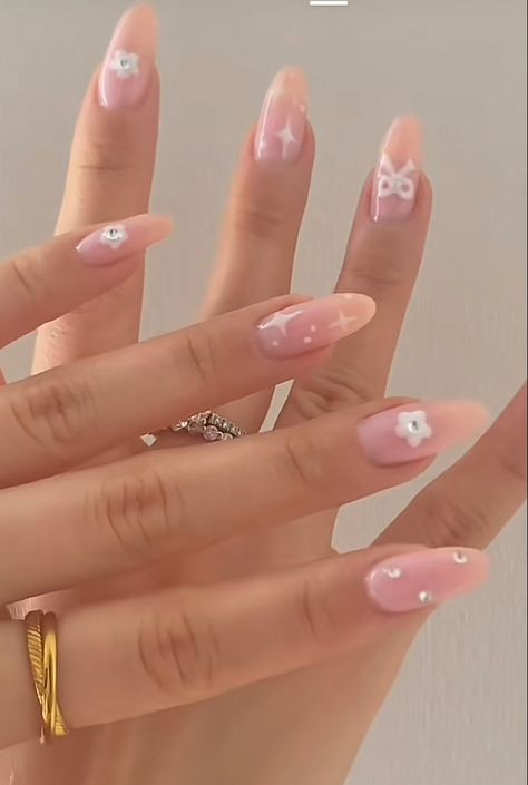 Extremely Short Nails, Nails Simple Almond, White Design Nails, Short Nails Simple, Almond Designs, Design Nails, Nails Simple, White Design, Short Nails