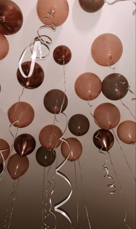 Birthday Brown Aesthetic, Brown Party Aesthetic, Hotel Birthday Aesthetic, Simple Birthday Aesthetic, Brown Birthday Aesthetic, Brown Theme Birthday Party, Brown Birthday Theme, Brown Party Theme, Brown Birthday Decorations