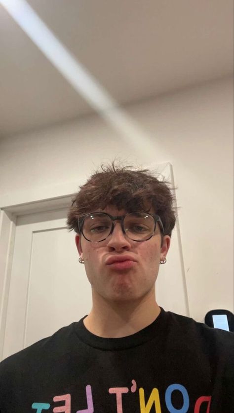 nick sturniolo glasses Glasses Inspiration, Insta Snap, Dark Red Hair, Nick Sturniolo, Cute Glasses, Sturniolo Triplets, Triple Threat, Silly Pictures, Pretty Men